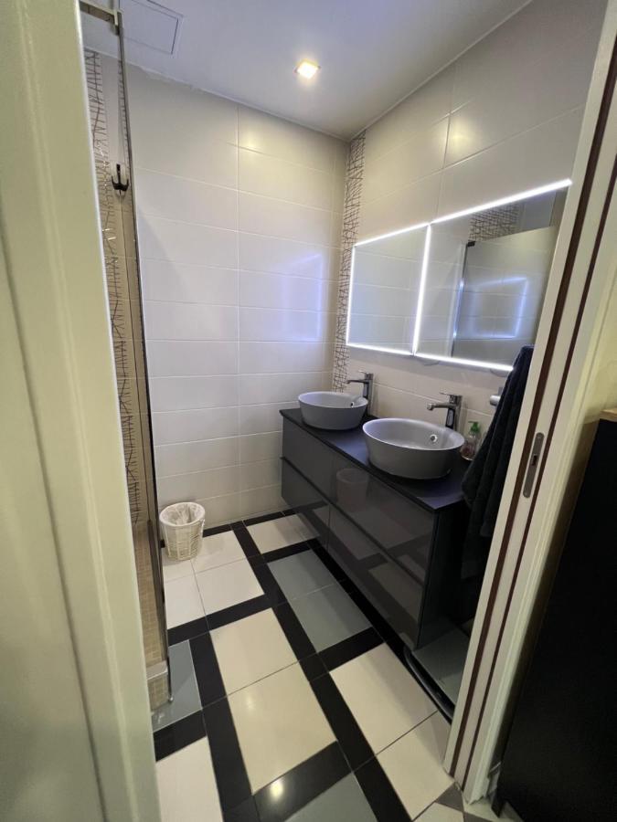 Omarais Guest House Paris Exterior photo